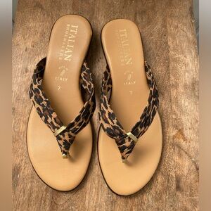 Italian Shoemaker Leopard print dressy padded thong sandal size 7